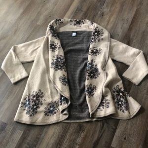 Soft and warm material, flower print wrap sweater
